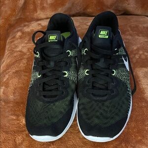 Nike Fury Men's Black and Neon Green Athletic Running Shoes size 8